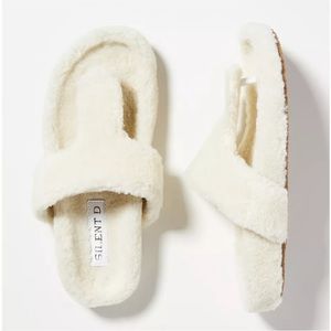 NEW Silent D Sherpa Slippers Size:39(8.5)
